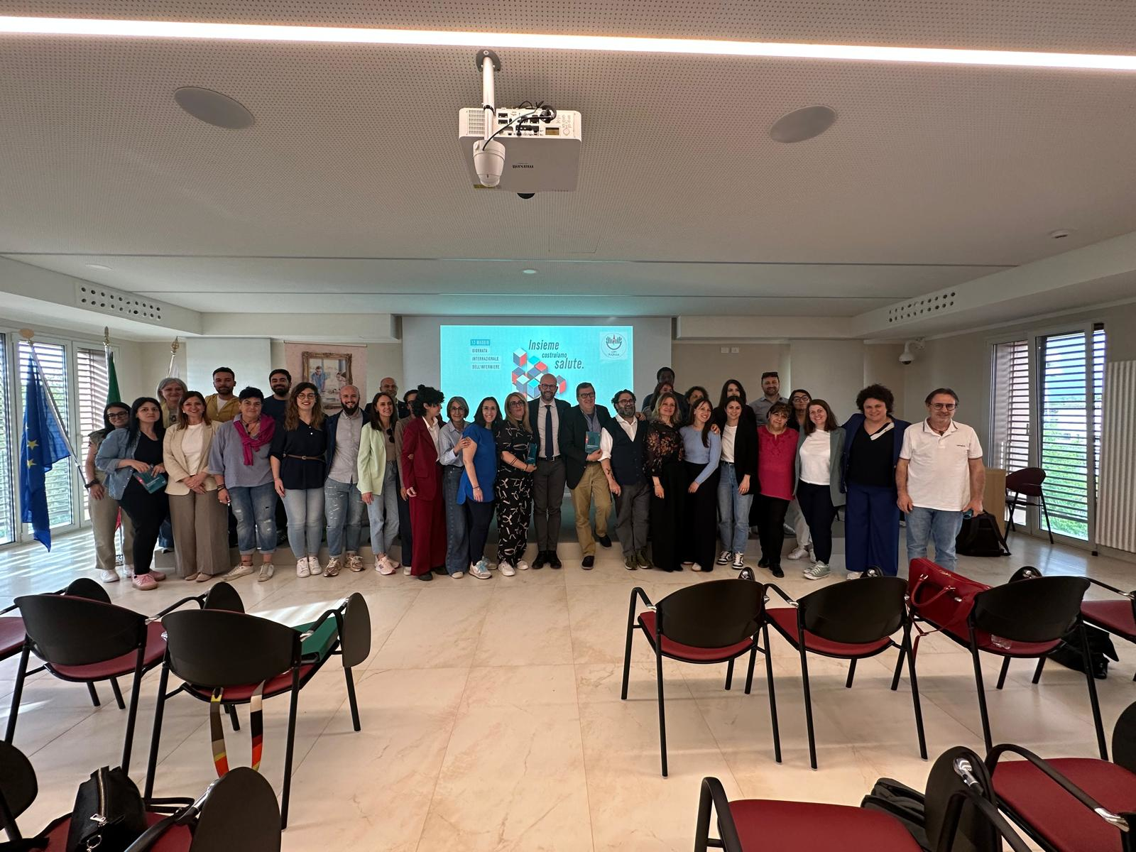 Foto di gruppo opi parma giornata dell'infermiere 2025 villa cheppi