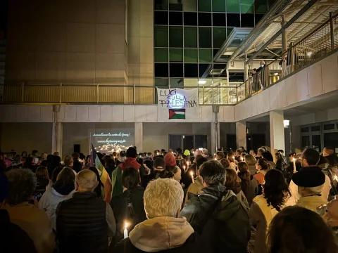 Manifestazione luci per la Palestina all'ospedale di Fidenza Vaio